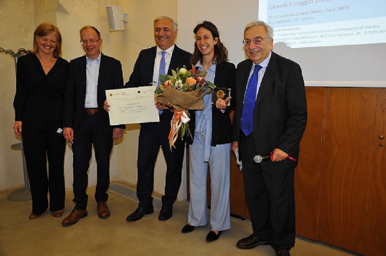  da sinistra: Prof.ssa Chiara Leardini, Prof. Giam Pietro Cipriani, Prof. Luca Zarri, Anna Fiscale e Vincenzo Di Matteo